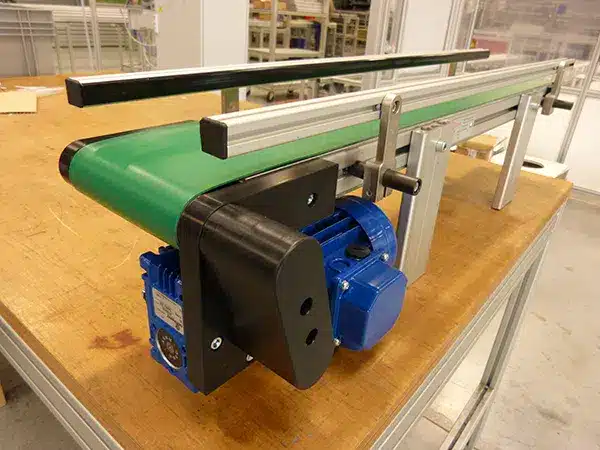 Elcom smooth belt conveyor